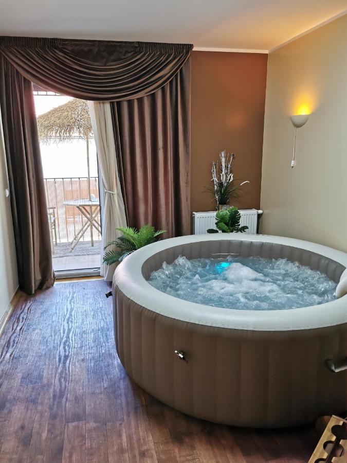 Jacuzzi Studio Apartman Mare'S ザグレブ エクステリア 写真