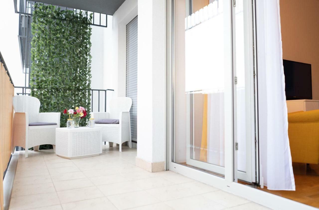 Jacuzzi Studio Apartman Mare'S ザグレブ エクステリア 写真