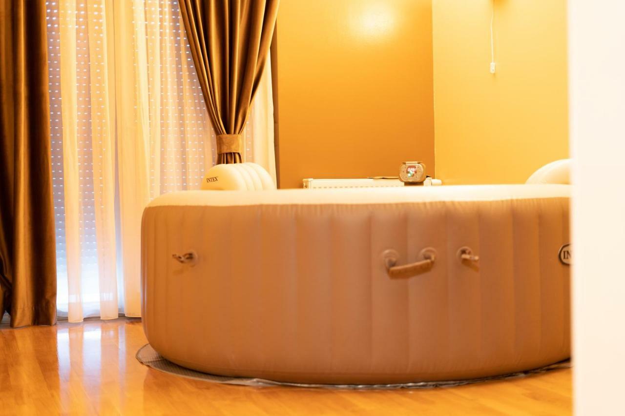 Jacuzzi Studio Apartman Mare'S ザグレブ エクステリア 写真